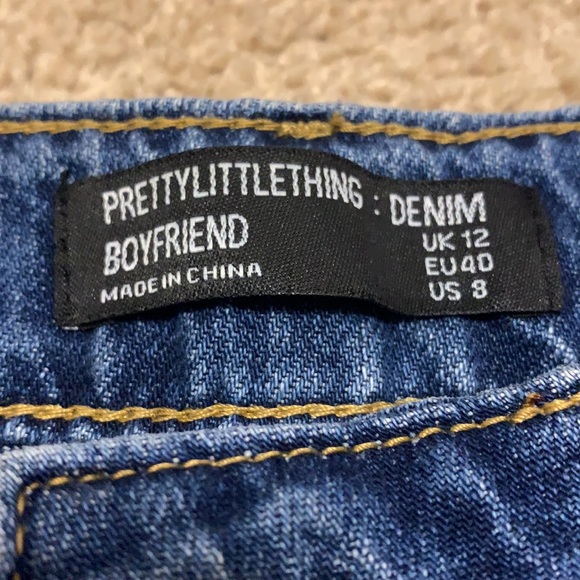 BNWT PrettyLittle Thing Boyfriend jeans. - Picture 4 of 6